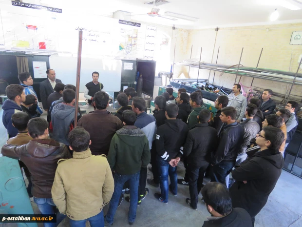 بازدید دانش آموزان هنرستان از آموزشکده 5