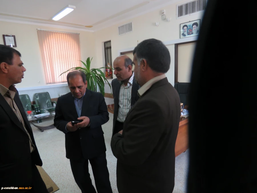 بازدید مسئولین استان و شهرستان از دانشکده فنی استهبان 4