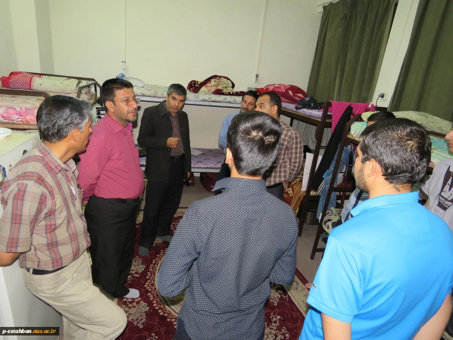 بازدید و رسیدگی به مشکلات دانشجویان خوابگاهی توسط مسئولین آموزشکده بمناسبت هفته خوابگاه ها 3