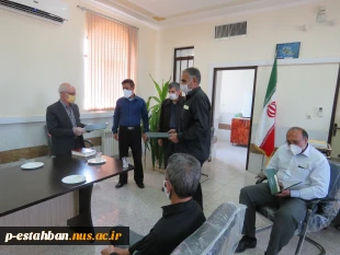 به مناسبت هفته دفاع مقدس طی مراسمی از ایثارگران و جانبازان مرکز آموزشی تجلیل شد 3